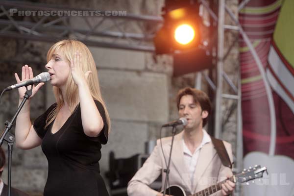 BARBARA CARLOTTI - 2008-07-25 - PARIS - Paris Plage (Pont de Sully) - 